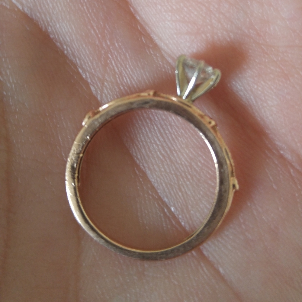 Engagement ring - Picture 2 of 5